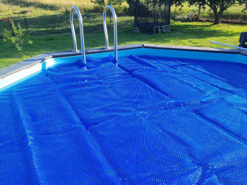 Bubble cover for round pool